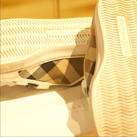 Burberry Kids 5 - Picture 4 of 4